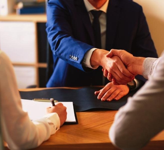 توزیع تراکت برای وکیل